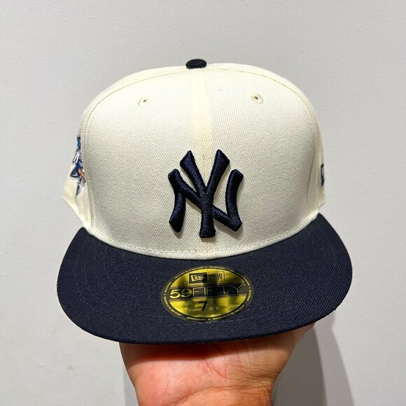 New York Yankees MLB NE 2000 World Series Cream Navy Fitted Hat - New - Picture 1 of 5